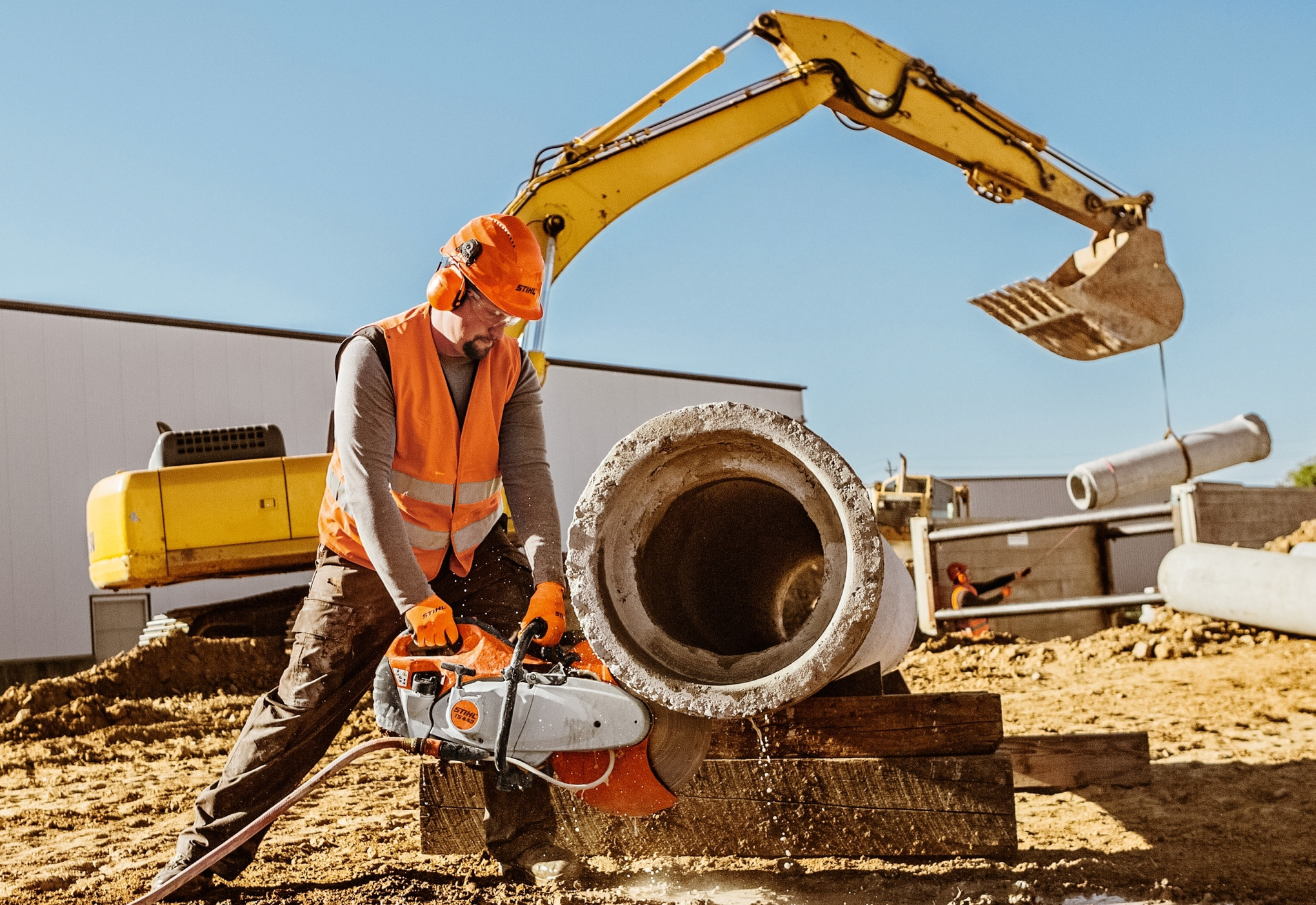 STIHL develops future-focused technology and records double-digit growth.
